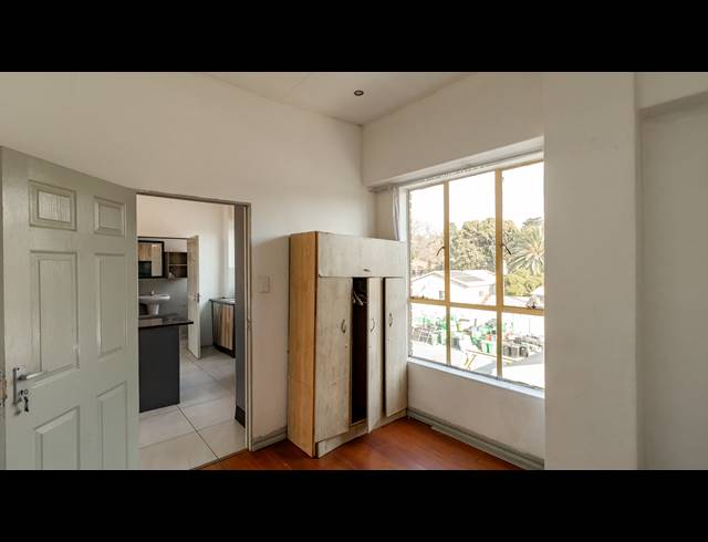 2,413M² BUILDING FOR SALE IN FONTAINEBLEAU